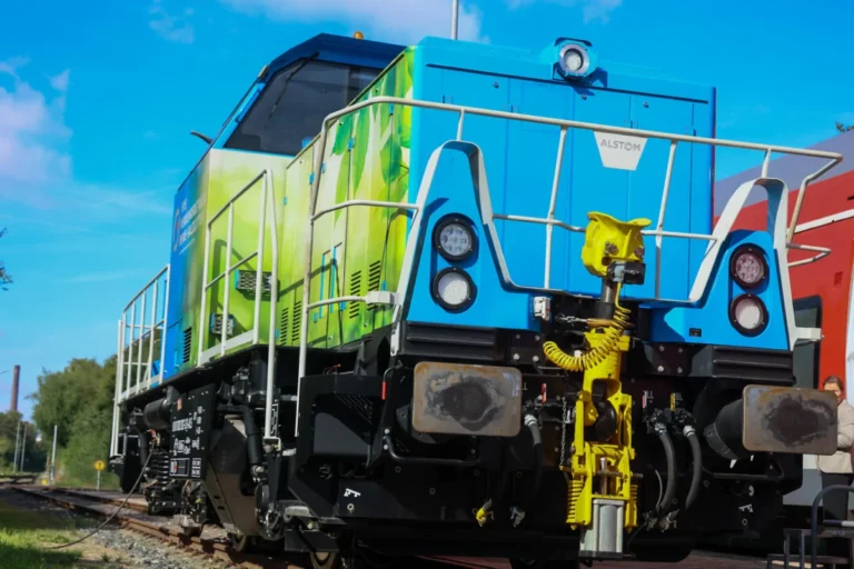 Alstom Achieves World-First: Diesel-to-Hydrogen Shunting Locomotive Completes Maiden Run in Germany