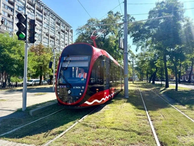 Resilience on Rails: Dnipro Unveils Modern Low-Floor Trams Amidst Wartime Challenges